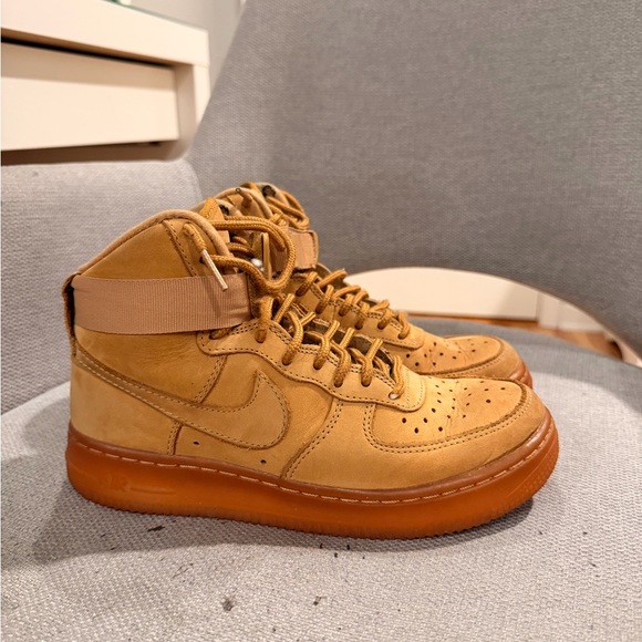 Nike Airforce 1 in color wheat - Picture 1 of 6